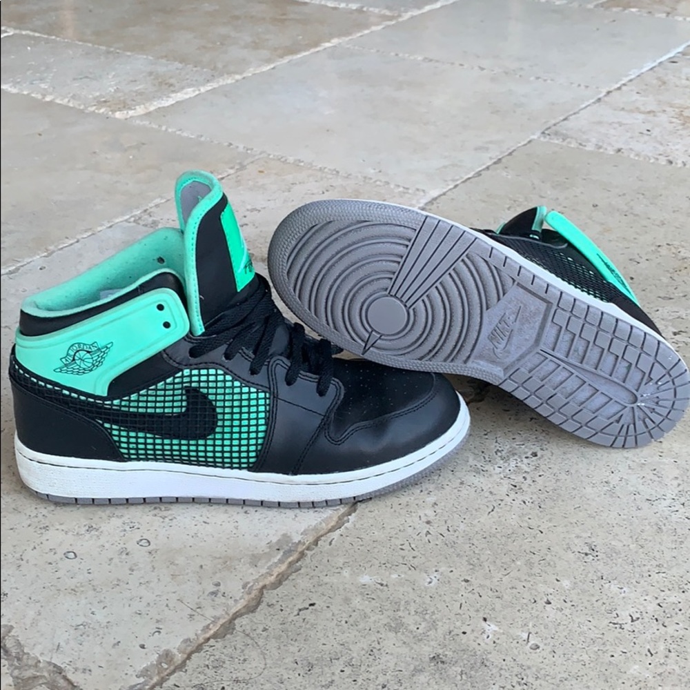 Nike air Jordan size 6Y Jordans shoe sneaker